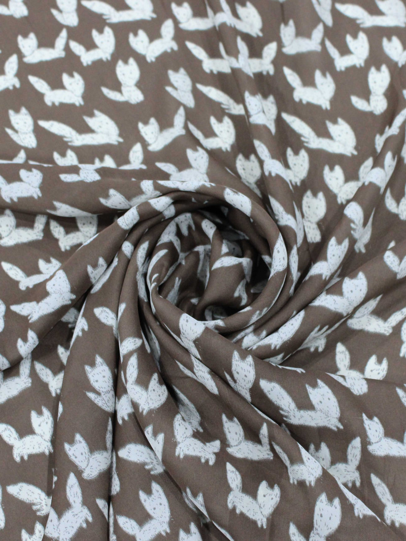 Tecido Crepe Acetinado Animais Marrom
