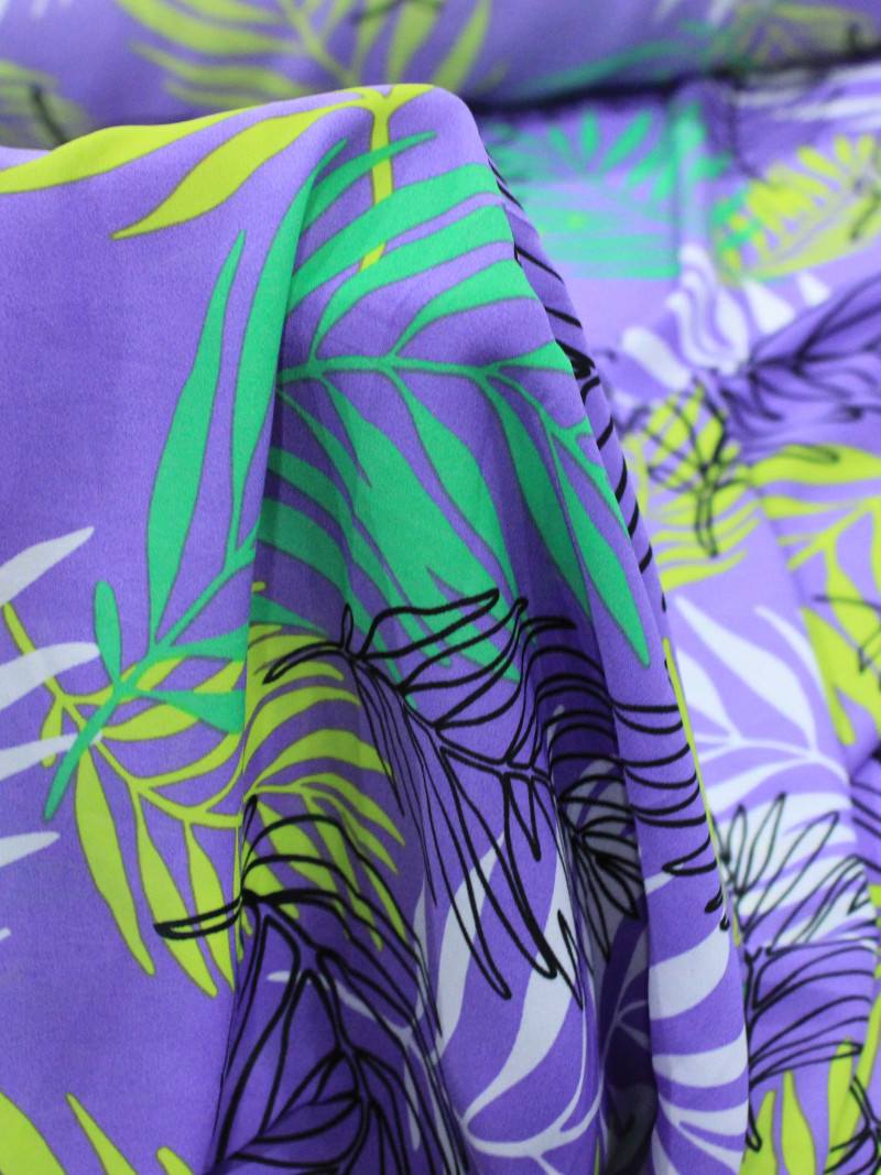 Tecido Crepe GGT Folhagens Roxo e Verde