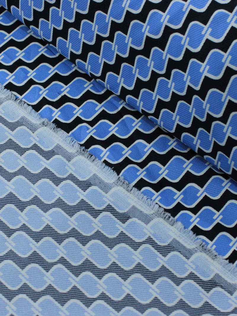 Tecido Crepe Sarjado Geométrico Azul e Preto