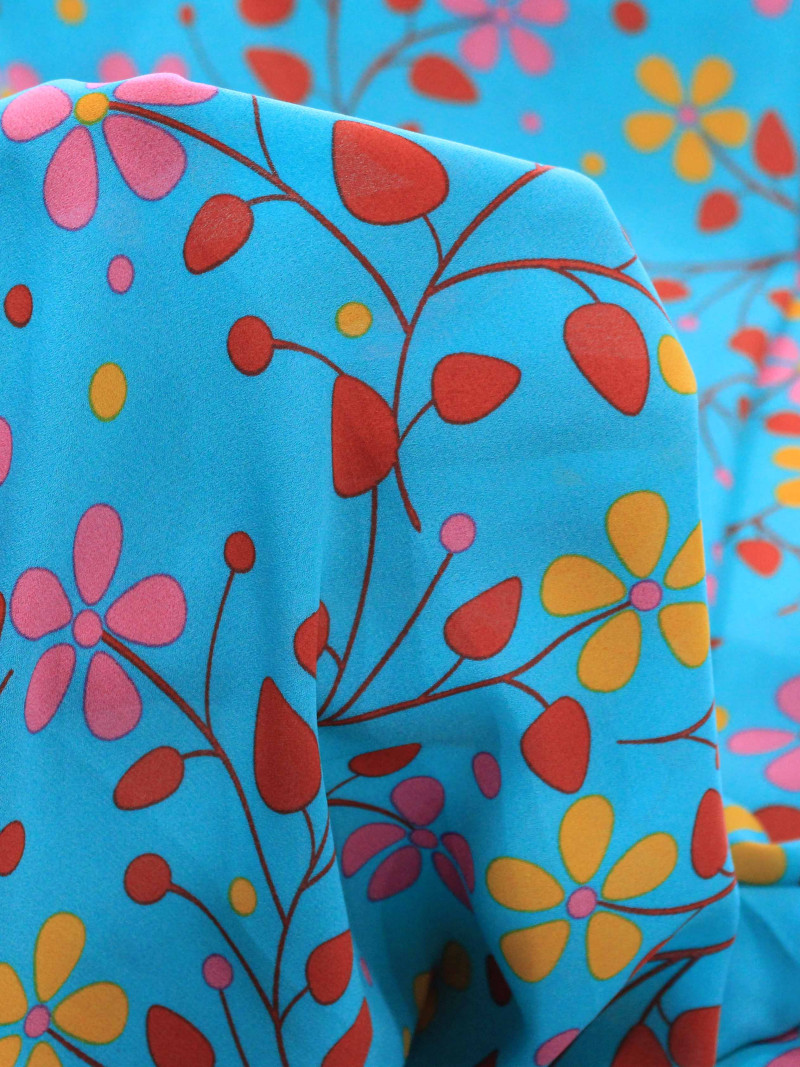 Tecido Crepe GGT Floral Tons Quentes e Azul