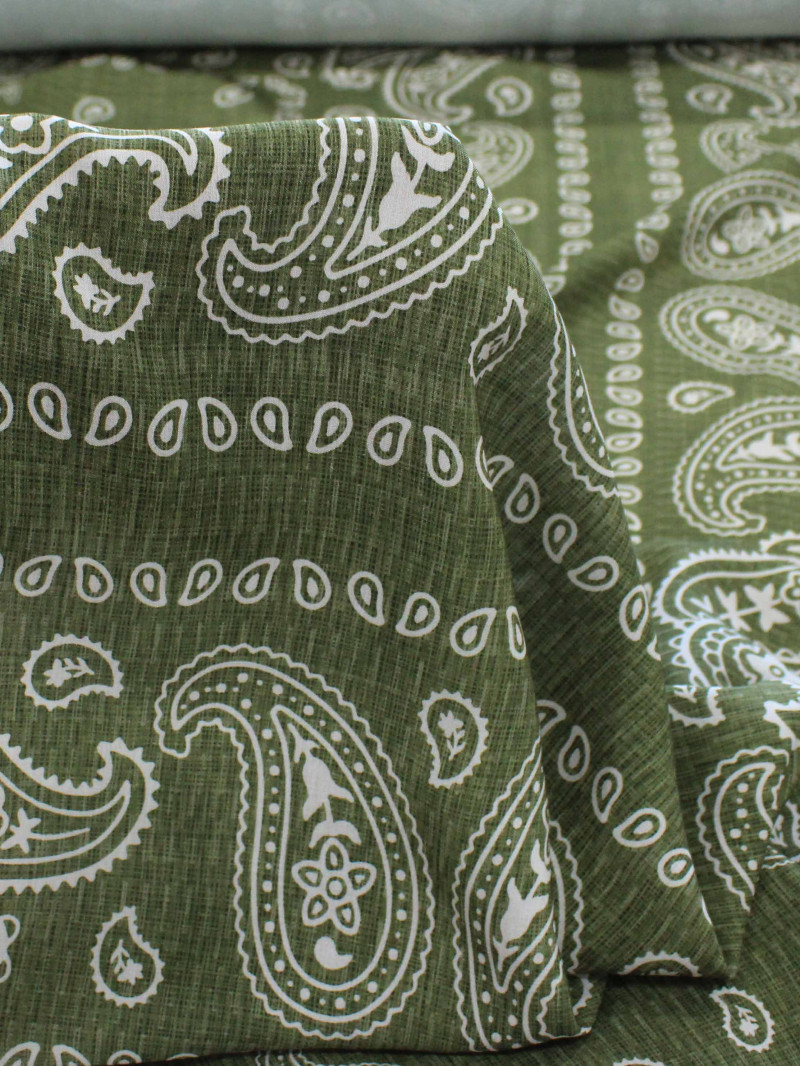 Tecido Viscose Premium Bandana Cashmere Verde e Branco