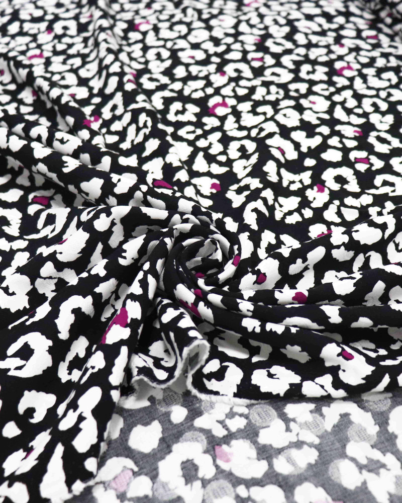 Tecido Viscose Brocada Animal Print Branco, Rosa e Preto