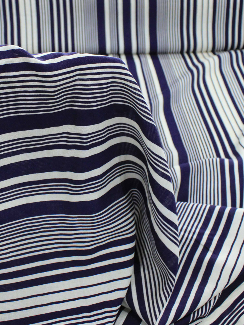Tecido Viscose Listrado Azul Marinho e Creme