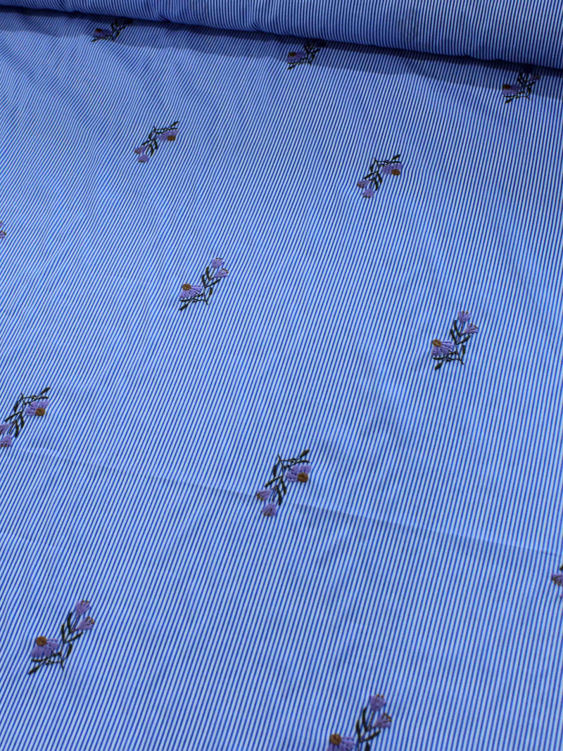 Tecido Cambraia de Algodão Bordada Listras e Flores Azul Branco e Lilás