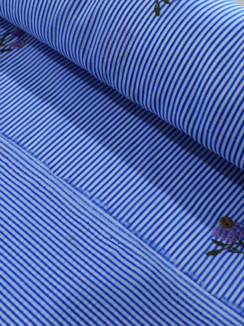 Tecido Cambraia de Algodão Bordada Listras e Flores Azul Branco e Lilás