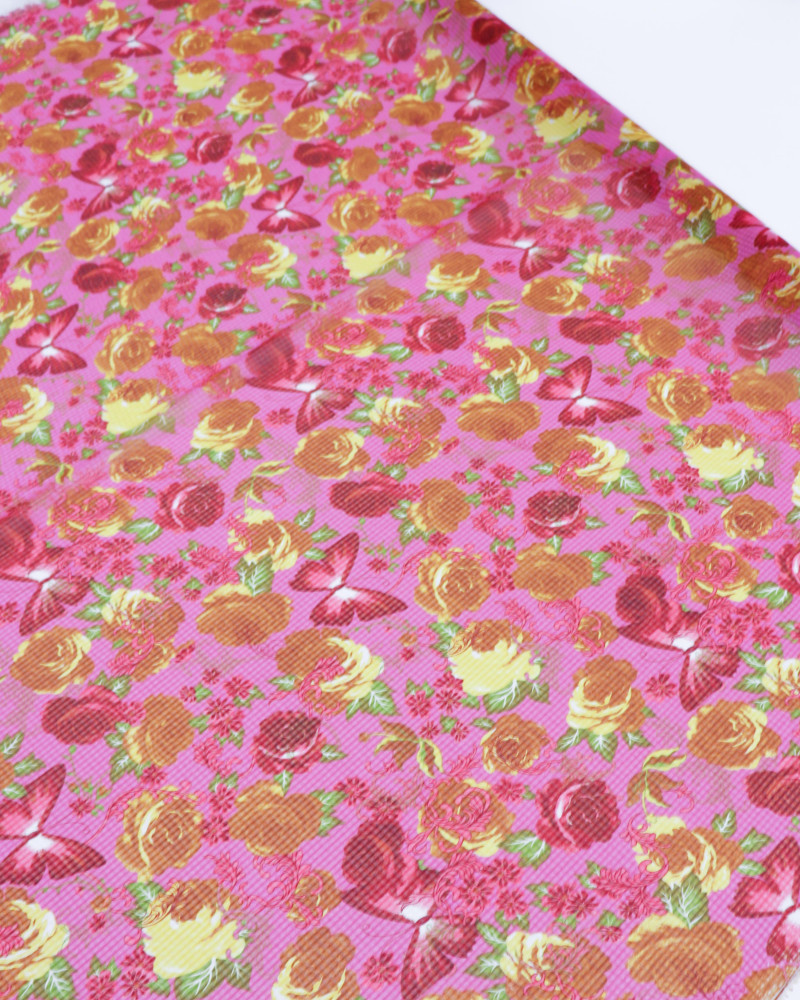 Tecido Crepe Chiffon Texturizado Italiano Macro Borboletas e Rosas Vermelha e Rosa