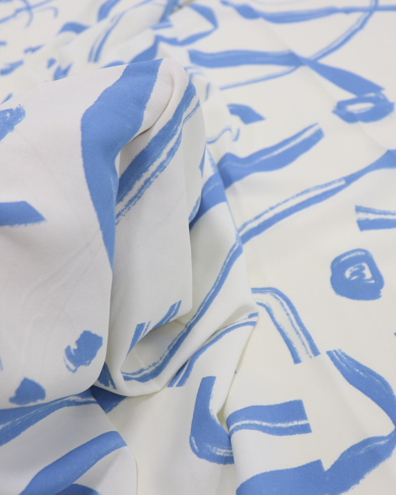 Tecido Crepe Koshibo Pinturas Abstratas Azul Celeste e Offwhite