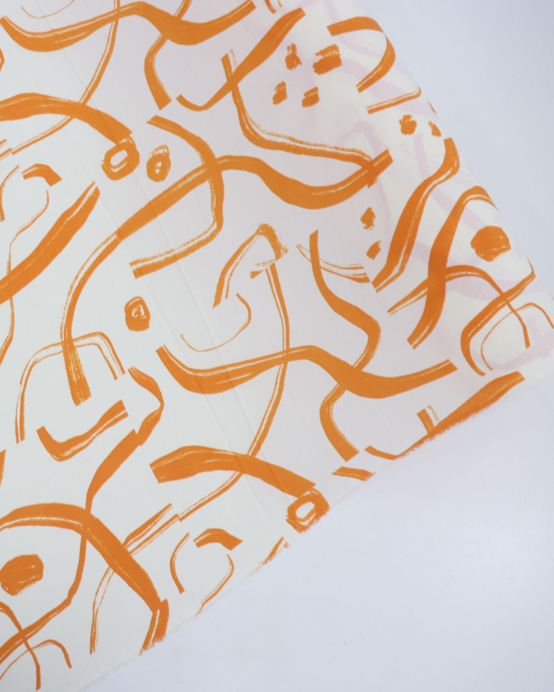 Tecido Crepe Koshibo Pinturas Abstratas Laranja e Offwhite