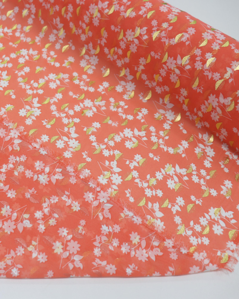 Tecido Crepe Chiffon Toque de Seda com Foil Floral Branco e Coral