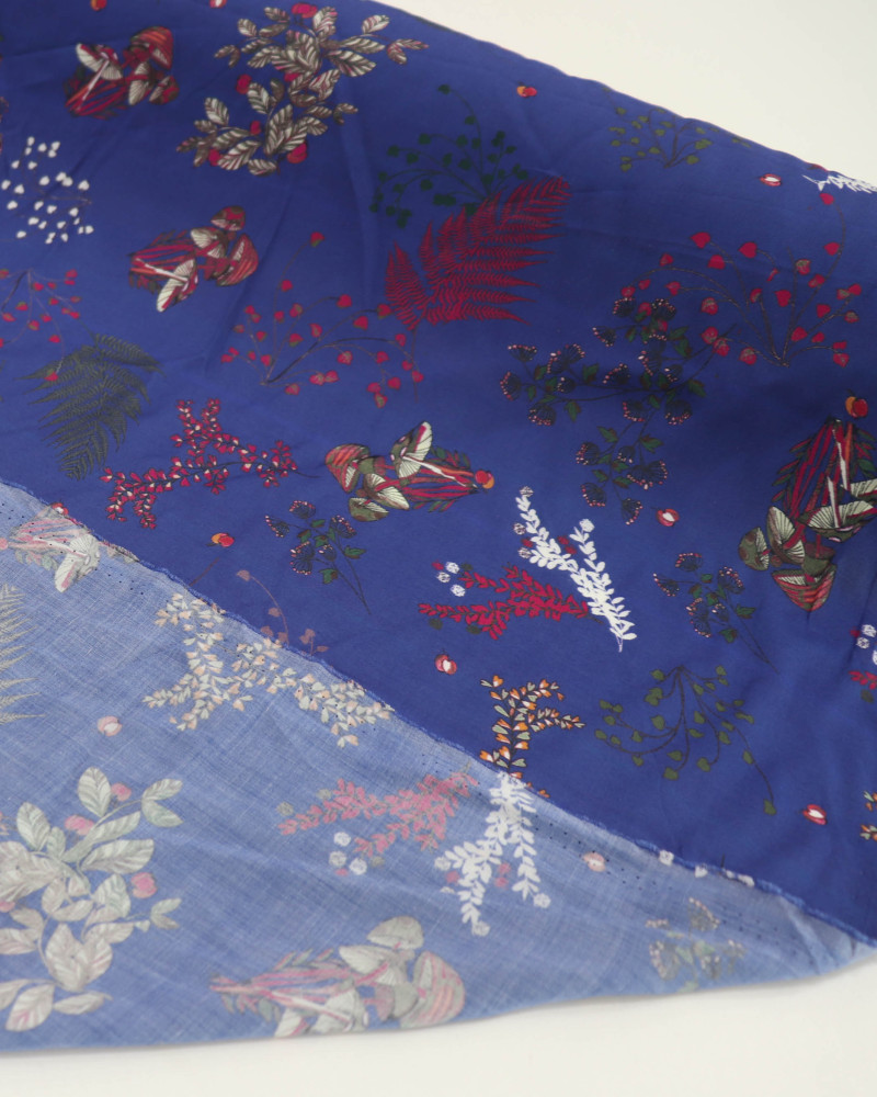 Tecido Viscose Ramos Florais e Cogumelos Colorido e Azul