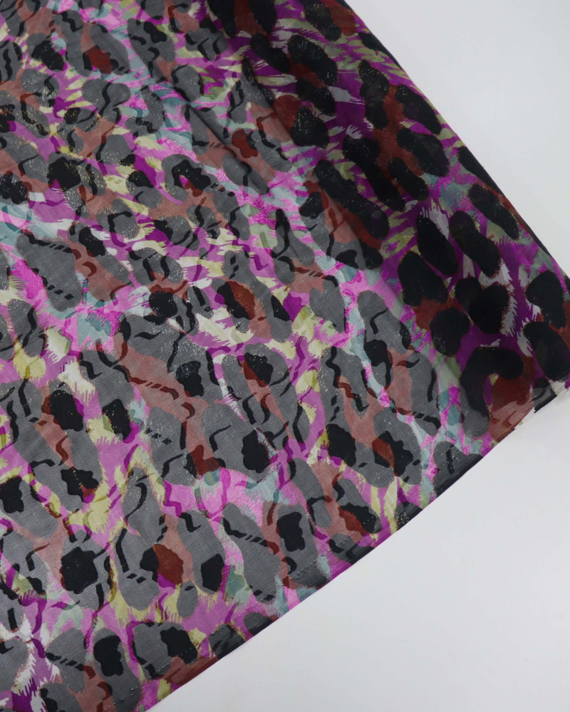 Tecido Crepe Chiffon Brocado Animal Print Marrom, Lilás e Preto