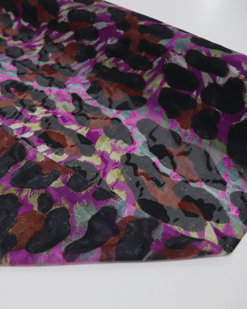 Tecido Crepe Chiffon Brocado Animal Print Marrom, Lilás e Preto