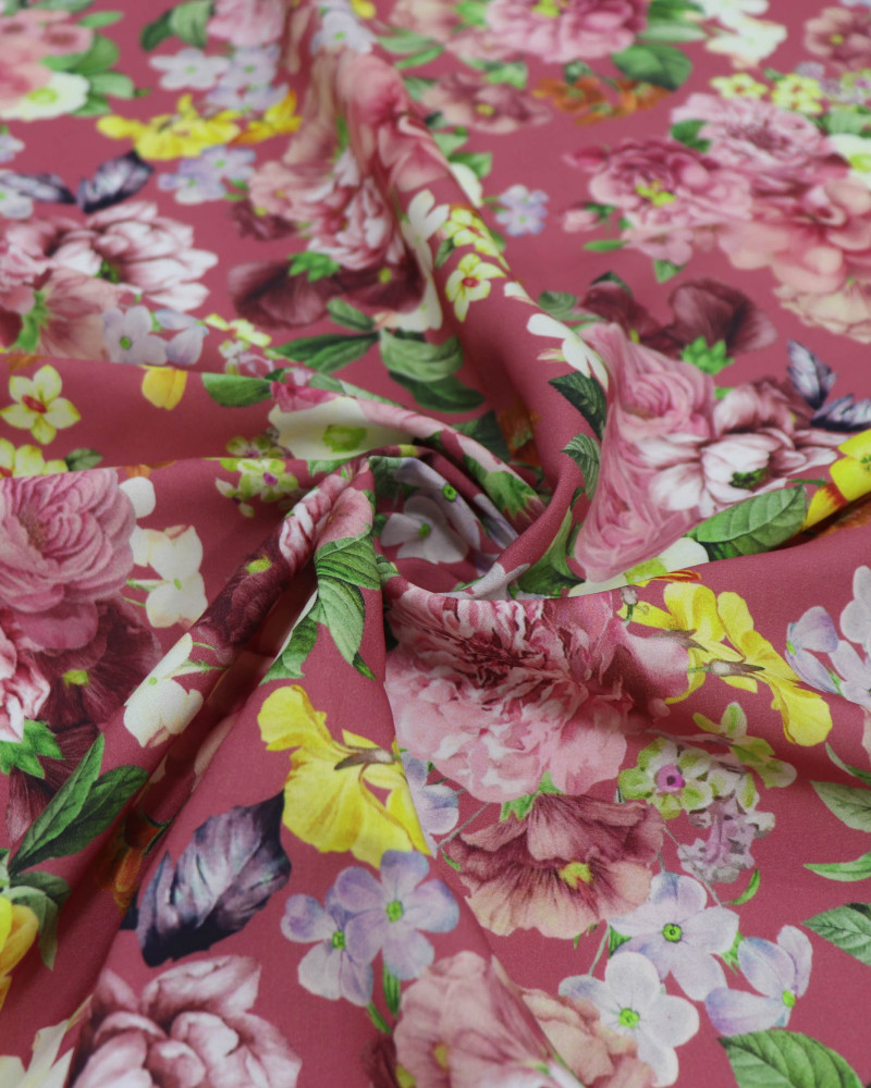 Tecido Viscose Premium Tapete Floral Colorido e Rosê