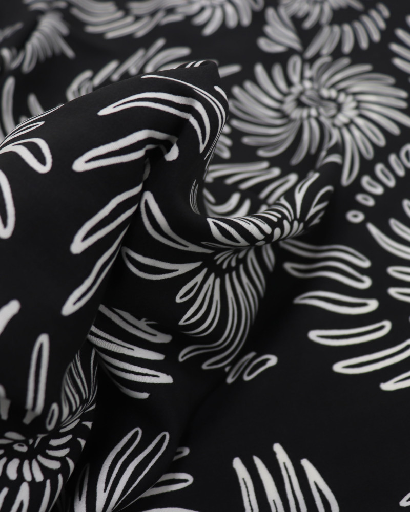Tecido Viscose Espirais Branco e Preto