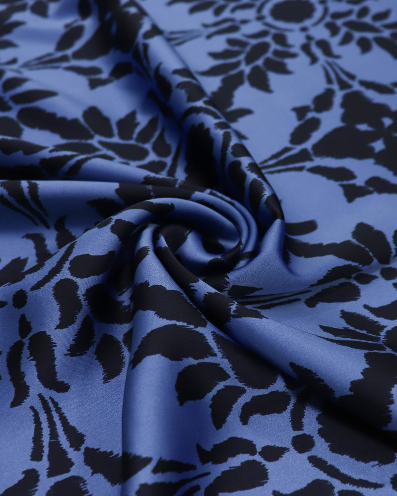 Tecido Crepe Silk Italiano Estampa e Barrado Tons de Azul
