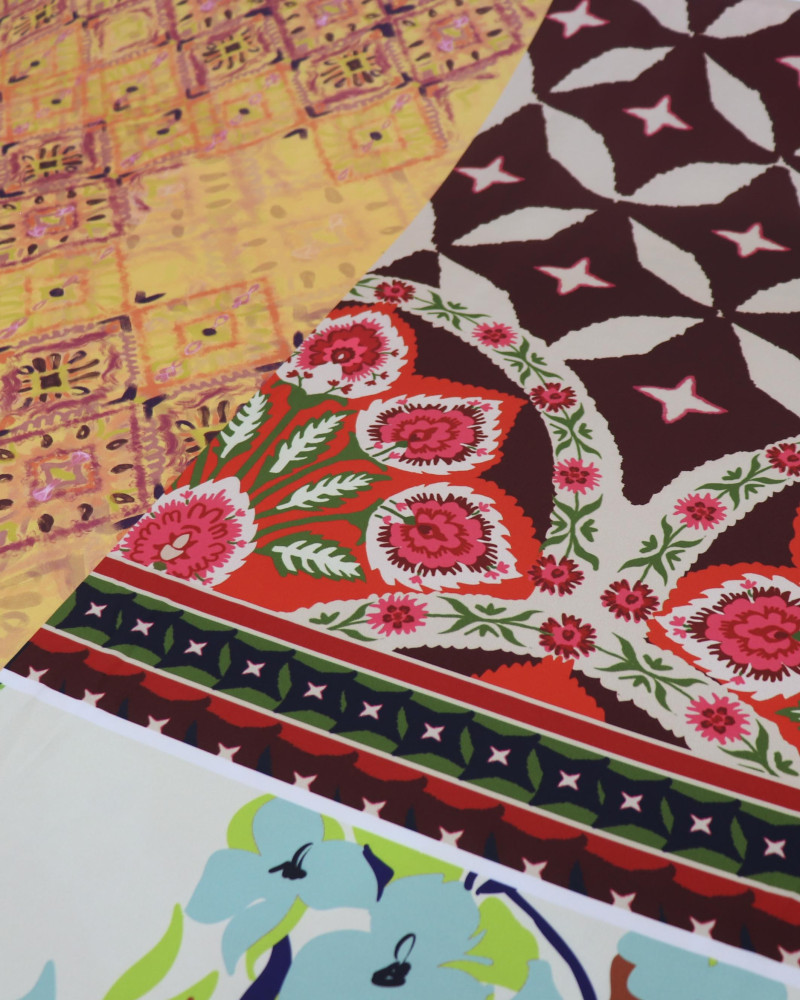 Tecido Crepe Silk Italiano Quadrados Multi Estampas