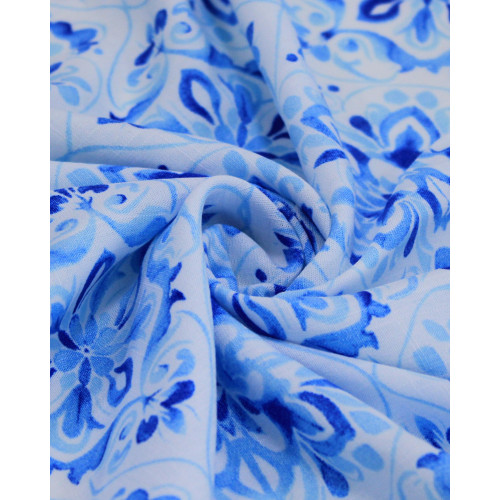 Tecido Viscose Texturizada Flores Contornadas Tons de Azul e Offwhite