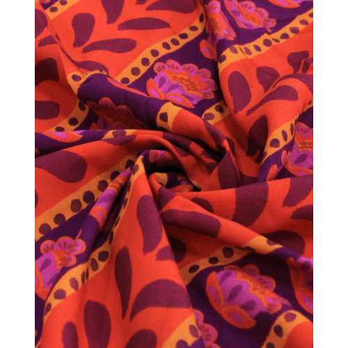 Tecido Viscose Premium Listras Multi Estampadas Amarelo, Vermelho e Tons de Roxo