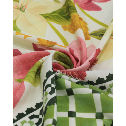 Tecido Viscose Premium Estampa Lenço Macro Flores Colorido e Creme