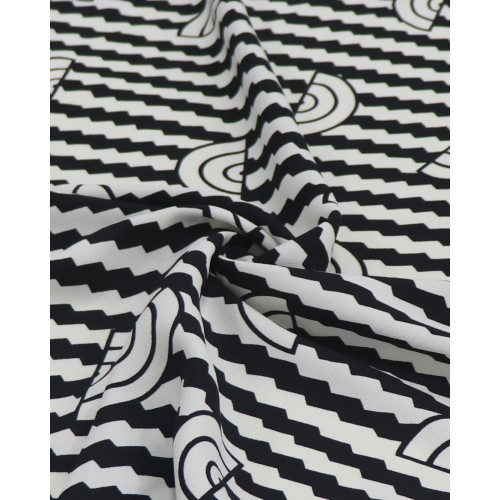 Tecido Crepe de Viscose Italiano Listras Diagonais e Arcos P/B