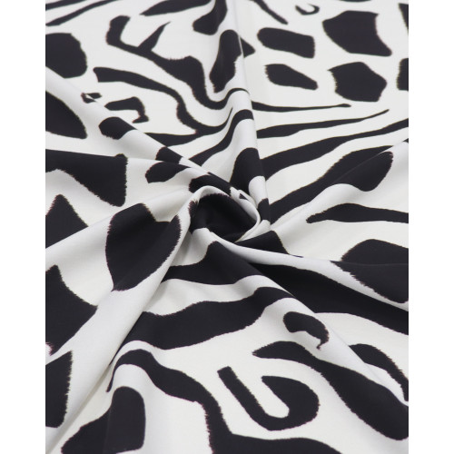 Tecido Viscose Italiano Animal Print P/B