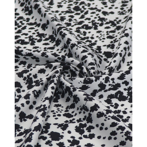 Tecido Viscose Acetinada Italiano Folhagens Abstratas P/B