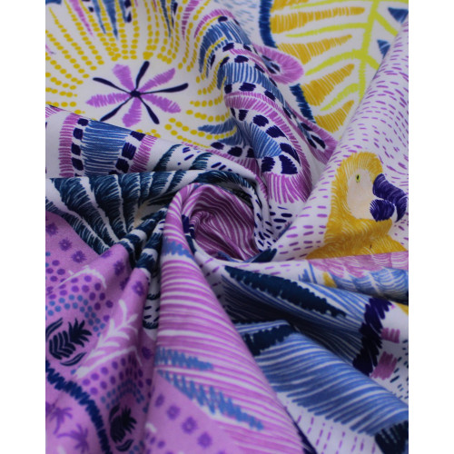 Tecido Tricoline Premium Macro Estampa Tropical em Lenço Colorido e Branco