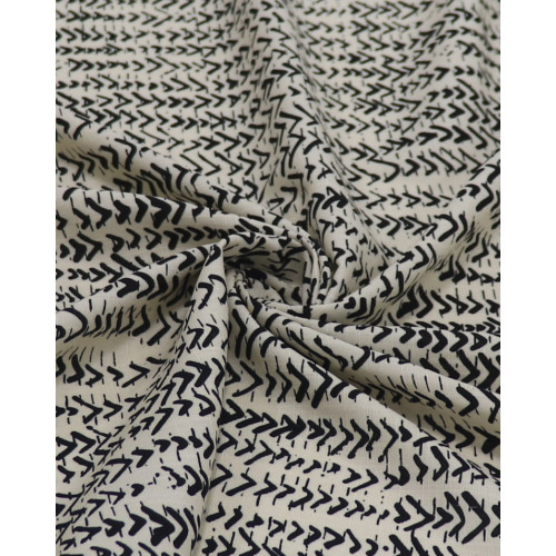 Tecido Viscose Texturizada Listras em Chevron Preto Mescla e Creme