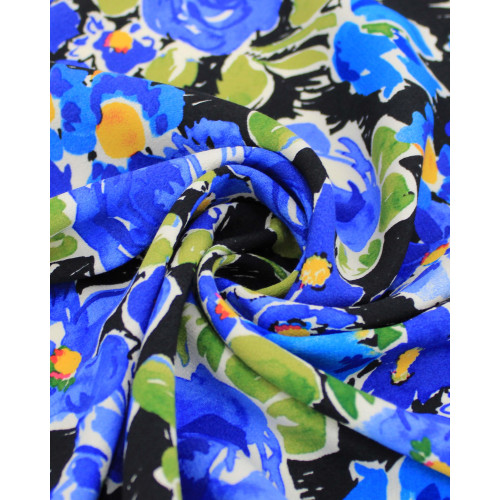 Tecido Crepe de Viscose Italiano Pintura Floral Verde, Tons de Azul e Preto