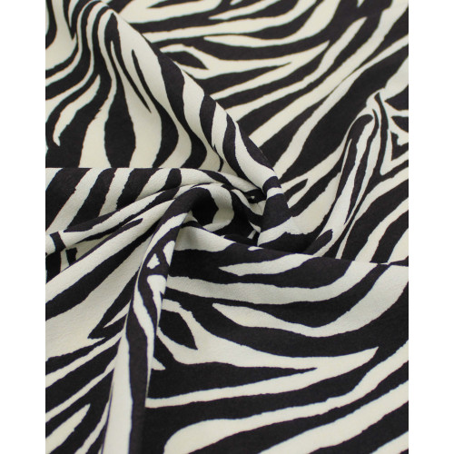 Tecido Crepe de Viscose Italiano Animal Print Preto e Creme