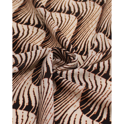 Tecido Crepe Madamae Listras Onduladas Marrom e Bege