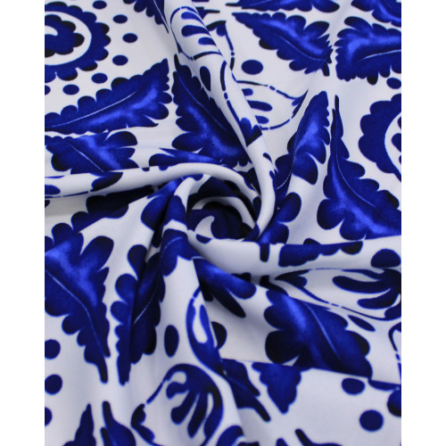 Tecido Crepe Sarjado Estampa Geomérica em Arabesco Tons de Azul e Branco