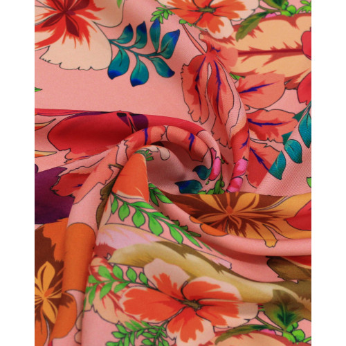 Tecido Crepe GGT Italiano Campo Floral Colorido e Tons de Rosa