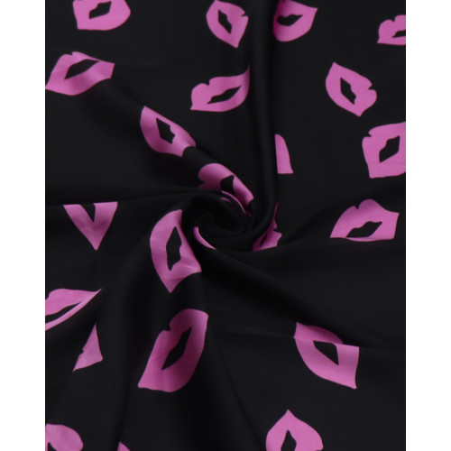 Tecido Crepe Silk Fino Beijos Rosa e Preto