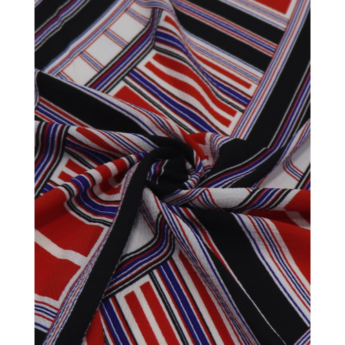 Tecido Crepe Bubble Estampa em Recortes Branco, Vermelho e Preto