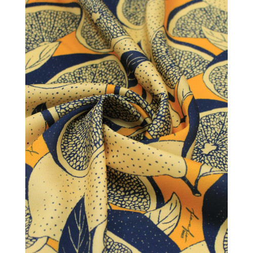 Tecido Crepe Salinas Limões Abstratos Azul e Tons de Amarelo