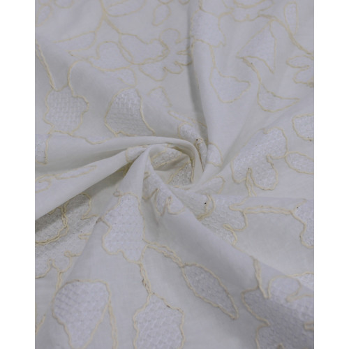 Tecido Cambraia Bordada Ramos Florais Abstratos Branco e Offwhite