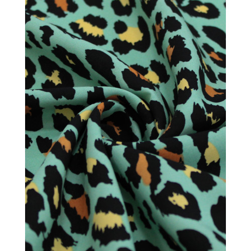 Tecido Viscose Animal Print Clássico Preto e Verde Água