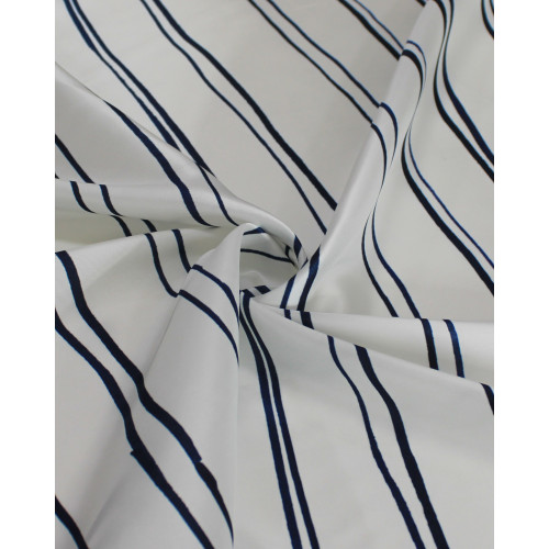 Tecido Crepe Silk Italiano Barrado Macro Floral e Listras Verticais Azul Marinho e Branco