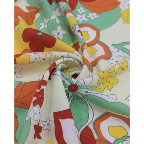 Tecido Viscose Mista com Poliamida Macro Jardim Floral Colorido e Creme