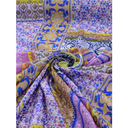 Tecido Viscose Italiano Estampa de Lenço Colorido e Branco