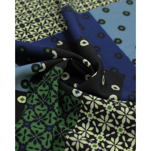 Tecido Viscose Italiano Multi Estampas em Recortes Coloridas