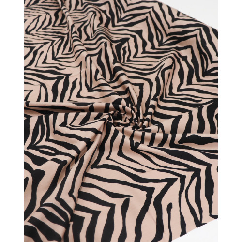 Tecido Cambraia Italiano Macro Animal Print Nude e Preto (1.3m)