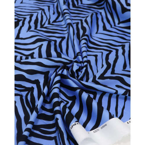 Tecido Cambraia Italiano Macro Animal Print Azul com Preto