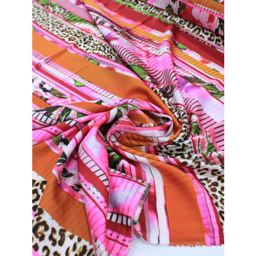 Tecido Crepe Silk Animal Print e Geométrico Rosa