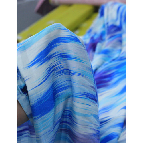 Tecido Viscose Italiano Pintura Abstrata Tons de Azul