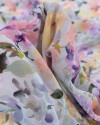 Tecido Crepe Chiffon Italiano Campo de Rosas Abstratas Colorido