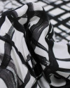 Tecido Viscose Italiano Multi Quadriculado Irregular Preto e Offwhite