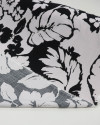 Tecido Viscose Texturizada Macro Ramos e Flores Cinza e Preto