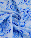 Tecido Viscose Texturizada Flores Contornadas Tons de Azul e Offwhite